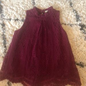 Lace sleeveless shirt